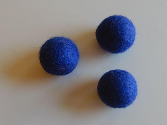 Bild von Filzkugel royalblau 38 an Lager
