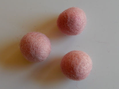 Bild von Filzkugel rosa 52 an Lager