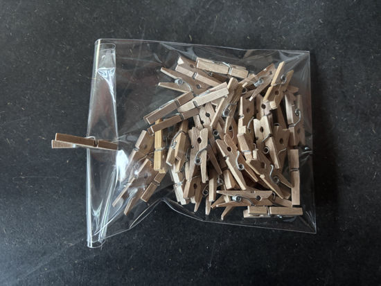 Bild von Holzklammern natur